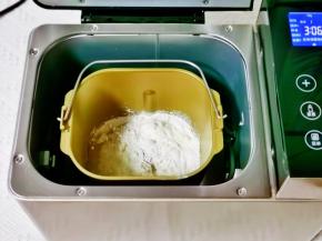 启动面包机揉面一个小程序。