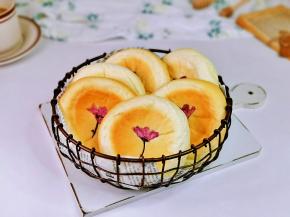 日式樱花豆沙包。