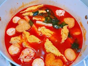 等芝士煮至融化即可关火