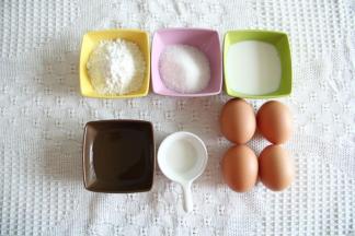 准备制作蛋糕胚材料。