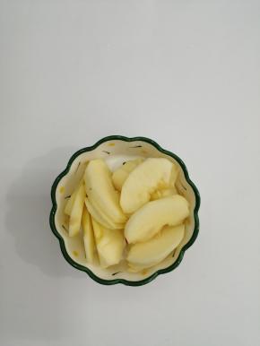 苹果洗干净去皮切成片