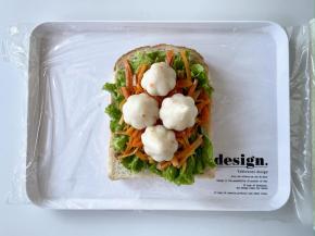 如图放上蟹籽包