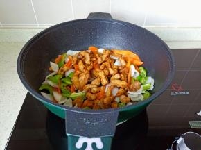 最后加入肉段。