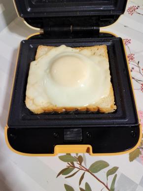 放入煎好的鸡蛋！