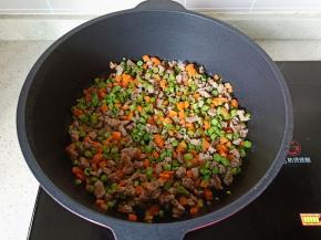 翻炒均匀即可出锅。