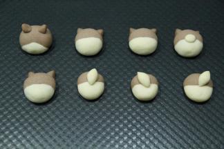 烤完取出冷凉。