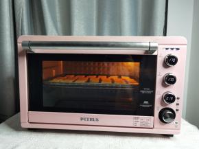 送入预热好的烤箱，转上下170度，烤20分钟。