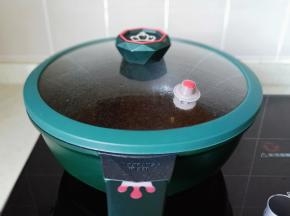 开大火煮开，转中小火炖煮15分钟。