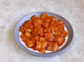 充分抓拌，均匀腌制30分钟。