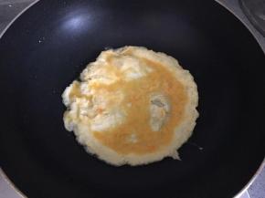 鸡蛋炒熟，