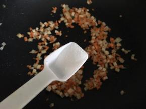 加入食盐调味
