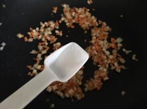 加入食盐调味