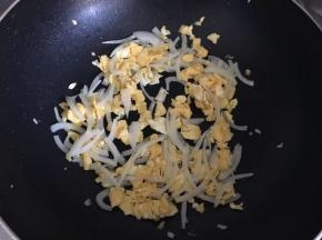 炒至洋葱断生