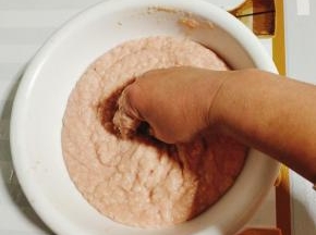 顺时针方向不停的搅拌！