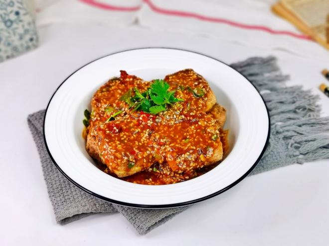 酱汁浓郁香辣臭豆腐