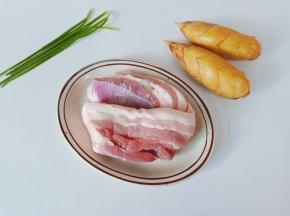 选购冬笋以新鲜为佳，外壳紧实、根部白净。