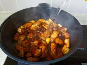 加入适量的开水。