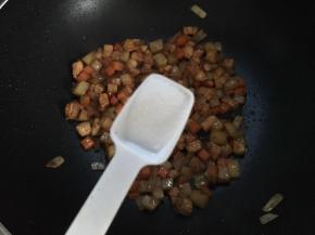 加入一点食盐调味