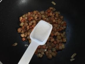 加入一点食盐调味