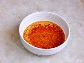 搅拌均匀，这样酱汁就做好啦！