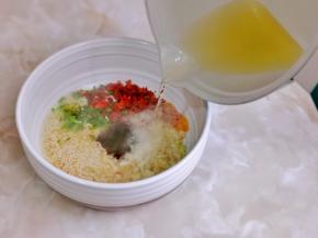 再淋上2勺热油。