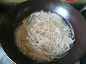 开水锅，煮熟面条