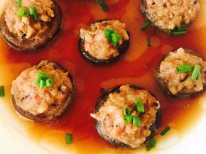 出锅来点葱花点缀