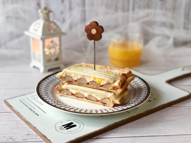 蟹柳鸡蛋芝士三明治