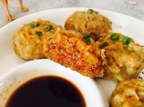 吃的时候，可以调个红油，蘸着吃