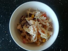 加入撕碎的鸡胸肉