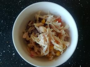 加入撕碎的鸡胸肉