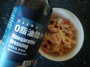 加入油醋汁调味