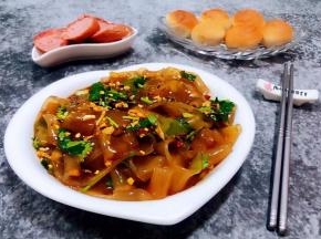 宽粉是我们家非常喜欢吃的美味佳肴