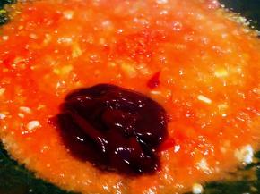 添加这道美味的灵魂酱料番茄酱