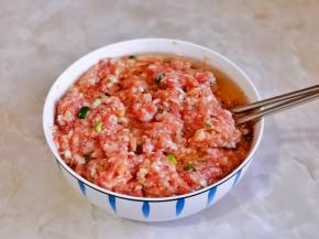 再加入食用油。