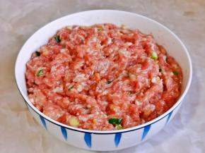 顺时针搅拌，静止15分钟。