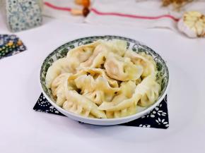 捞出装盘即可食用。