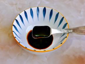 一勺蚝油。
