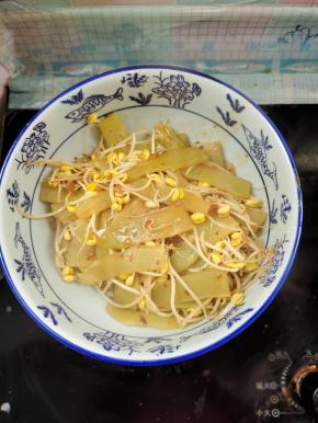 捞出放在碗底当垫子！