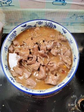 连汤汁一起倒入碗中！