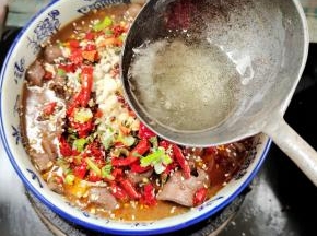 淋上热油即可！