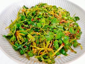 香香辣辣的凉拌香菜就做好了。