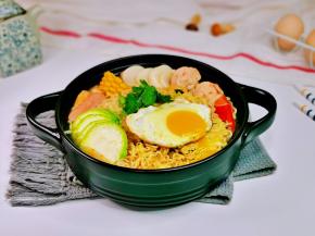 盛出拍了几张。