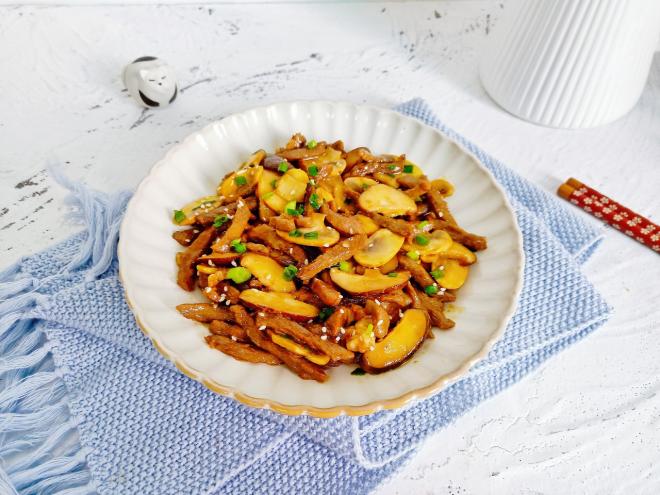 菌菇炒肉丝