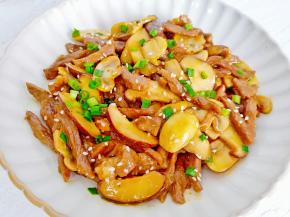 鲜香扑鼻的菌菇炒肉丝就做好了！