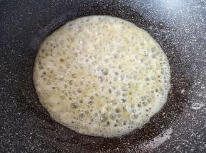 继续小火熬至冒泡。