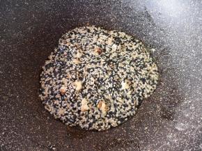 搅拌均匀关火。