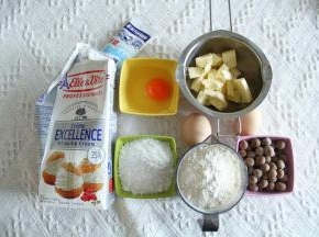 4、准备布丁塔食材。