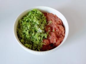 再加入芹菜末少许盐。