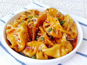 香辣过瘾的饺子就做好了。